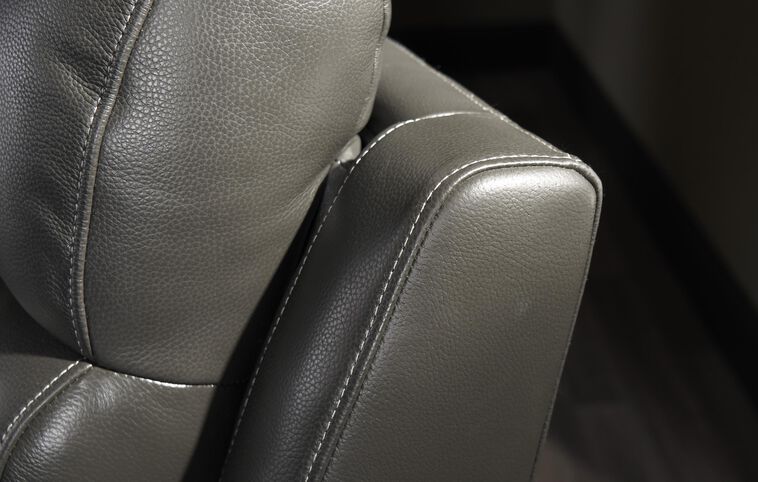 Living Griffin Standard Chair Living Griffin Standard Chair