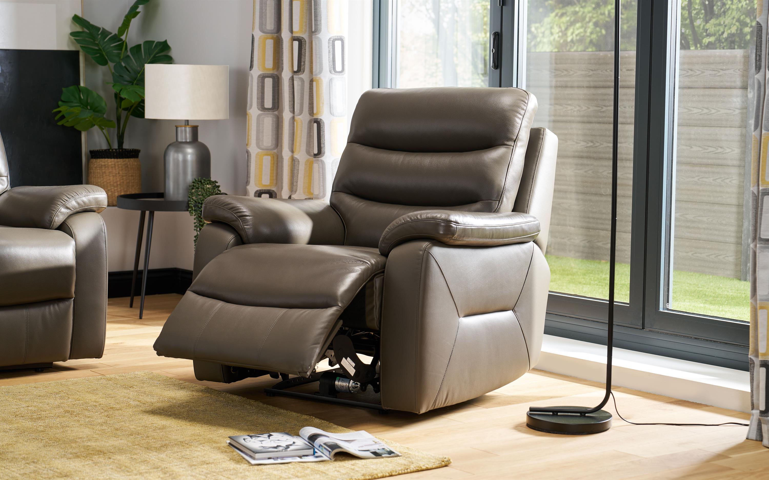 Scs leather clearance recliner chairs